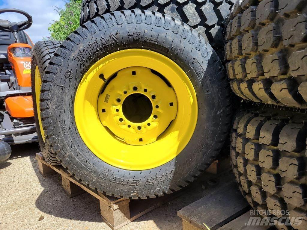 John Deere WHEELS Kompaktné traktory