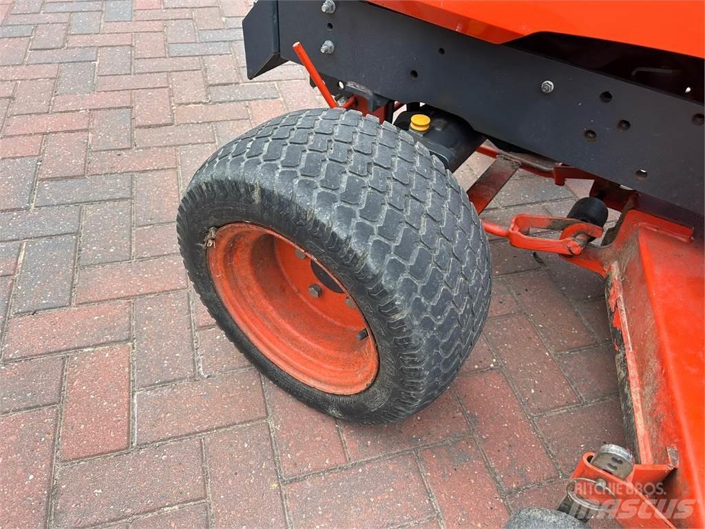 Kubota BX2350 Kompaktné traktory