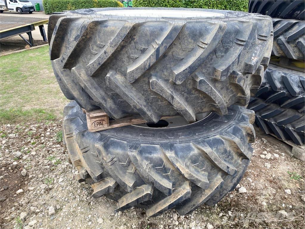 Kuhn 600/65R38 Pneumatiky, kolesá a ráfiky