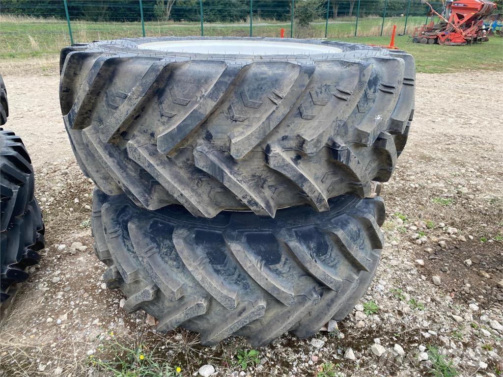 Kuhn 600/65R38 Pneumatiky, kolesá a ráfiky