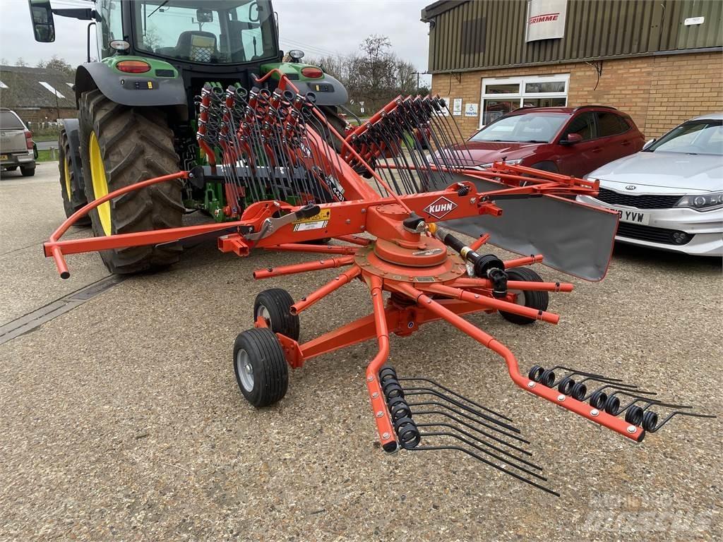 Kuhn GA4431 Obracače a zhrabovače sena