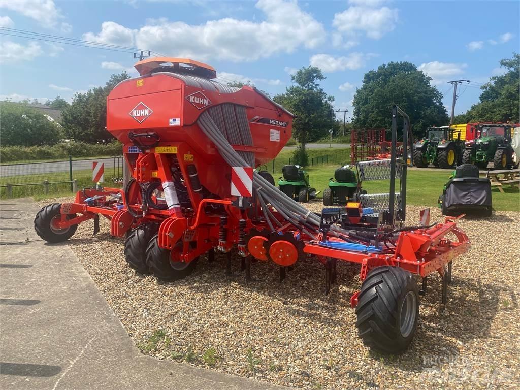 Kuhn MEGANT 602R Mechanické sejačky