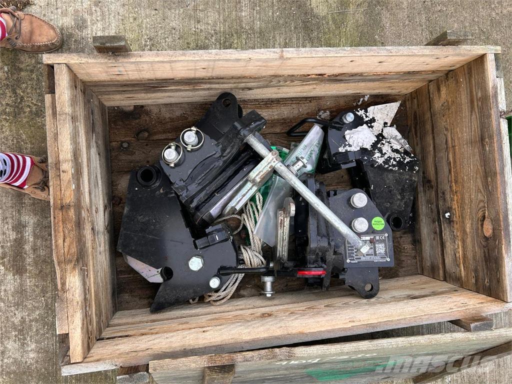 McConnel BRACKETS Teleskopické nakladače pre poľnohospodárstvo