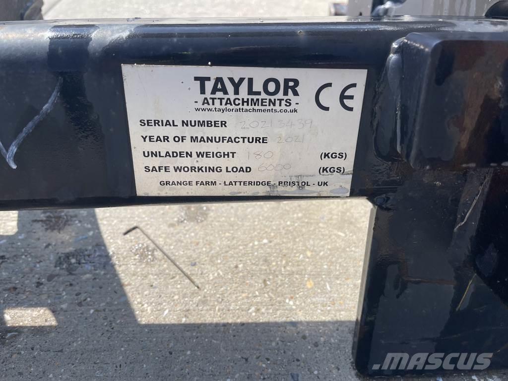 Taylor HEADSTOCK Teleskopické nakladače pre poľnohospodárstvo