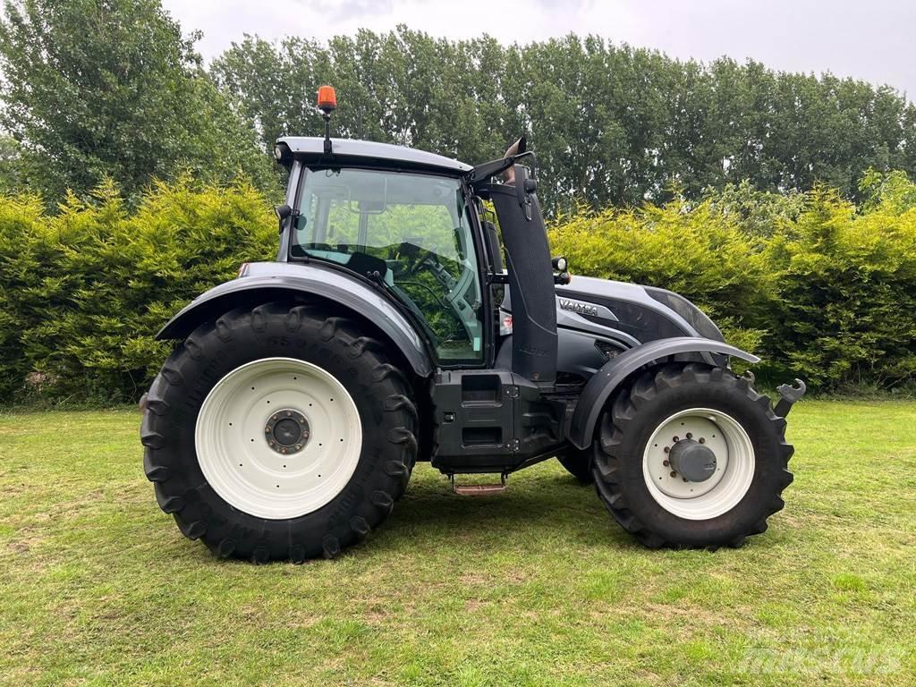 Valtra T234 Traktory