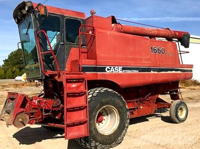 Case IH 1660 Kombinované zberacie stroje