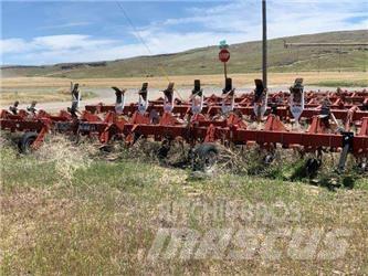 Case IH 1820 Riadkové kultivátory