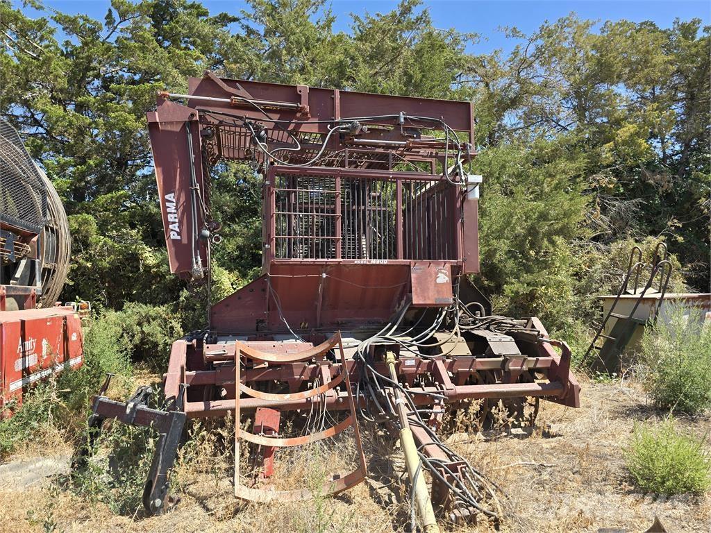 Parma M900 Kombinované zberacie stroje