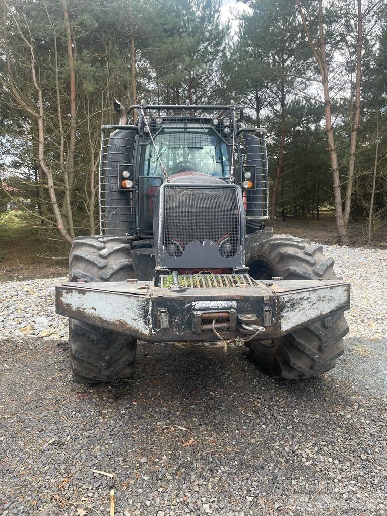 Valtra T254 Active Traktory