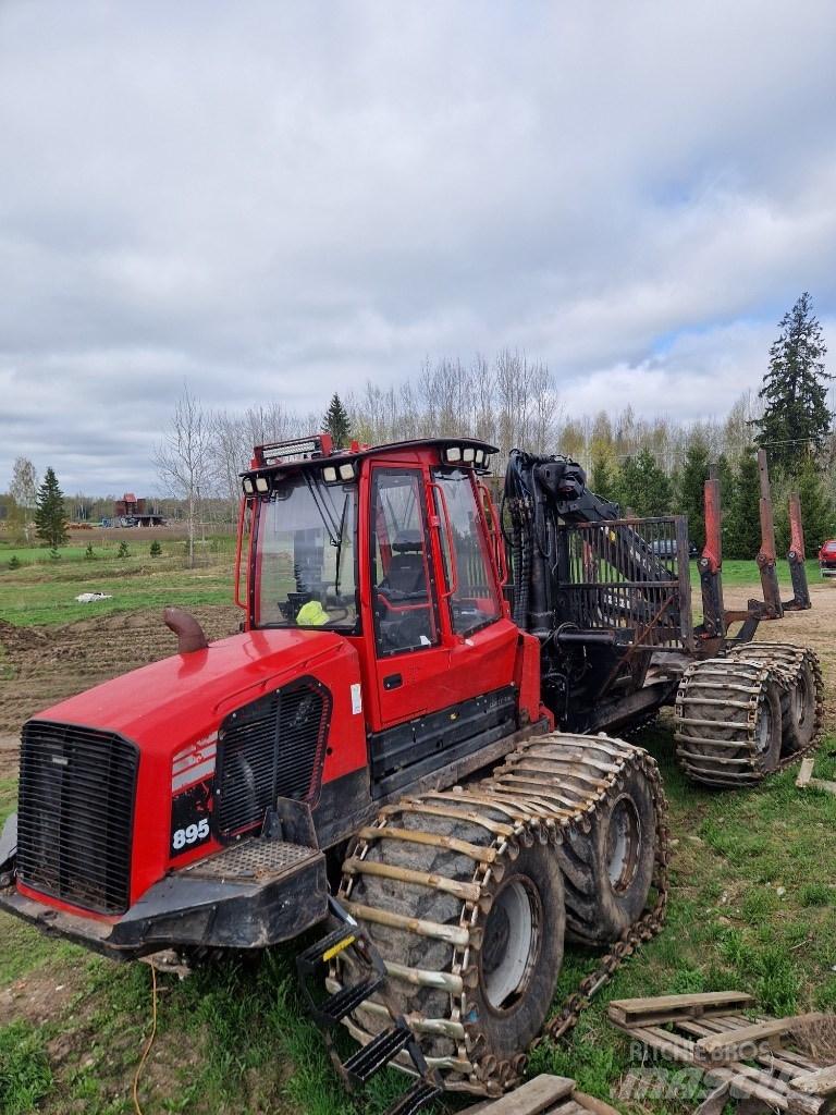 Komatsu 895 Lesné traktory