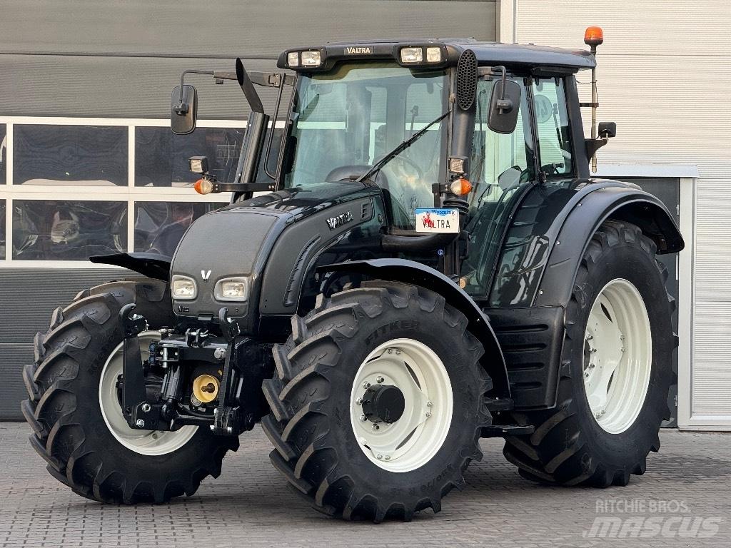 Valtra N 122 V Traktory