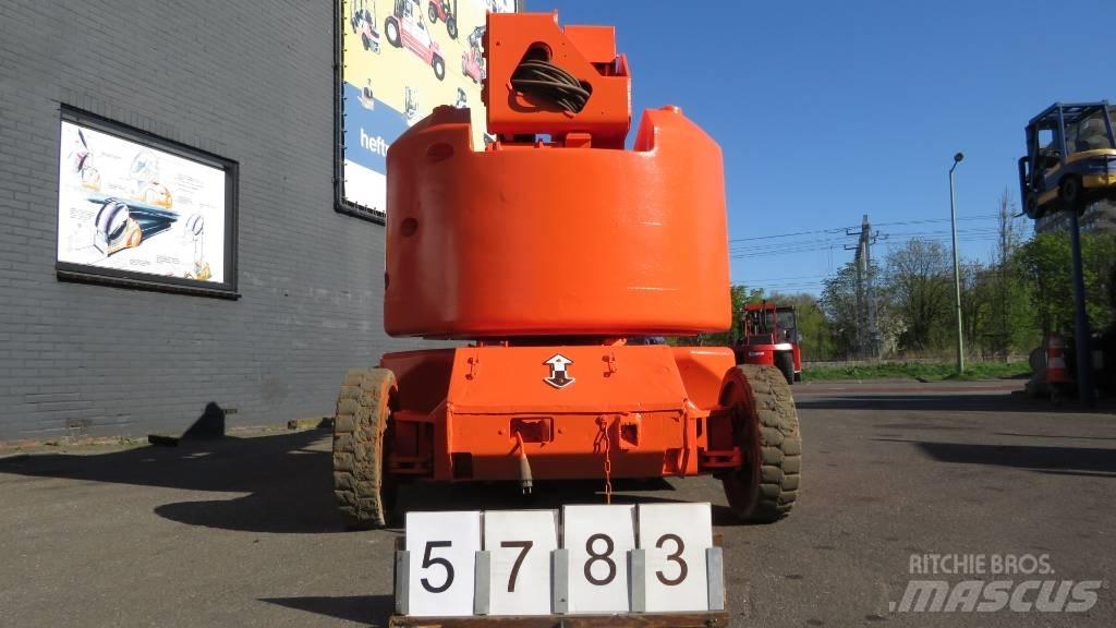 JLG E400AJPN Kĺbové plošiny