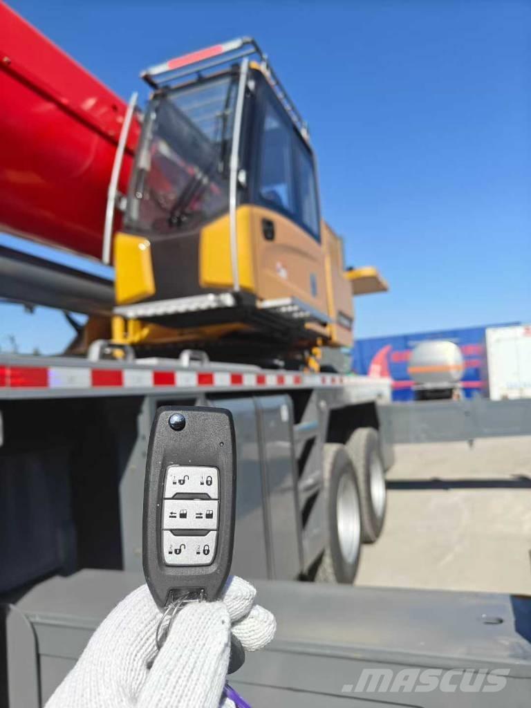 Sany STC1000C7-8 Univerzálne terénne žeriavy