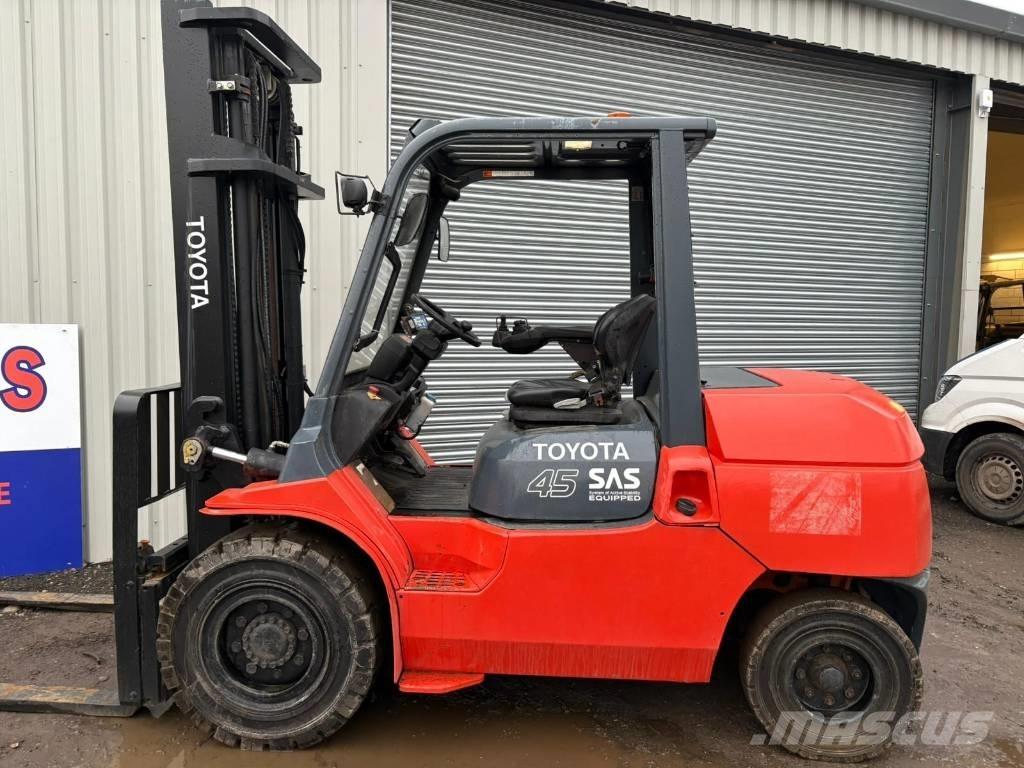 Toyota 7 FD 40 Dieselové vozíky