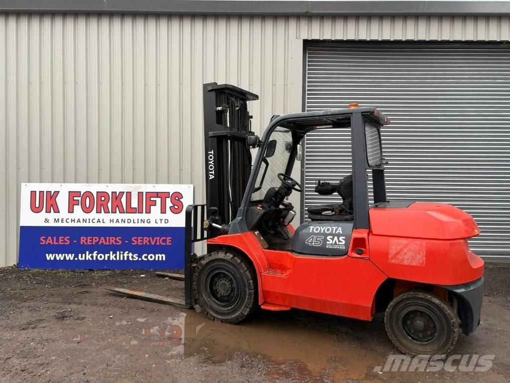 Toyota 7 FD 40 Dieselové vozíky