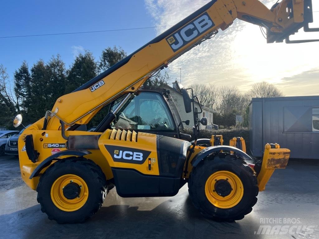 JCB 540-140 Hi Viz Teleskopické manipulátory