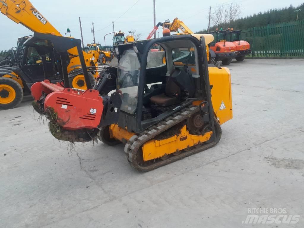 JCB 190 T Kompaktné prídavné zariadenie pre traktory