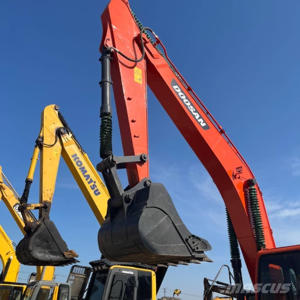 Doosan DX 300 Pásové rýpadlá