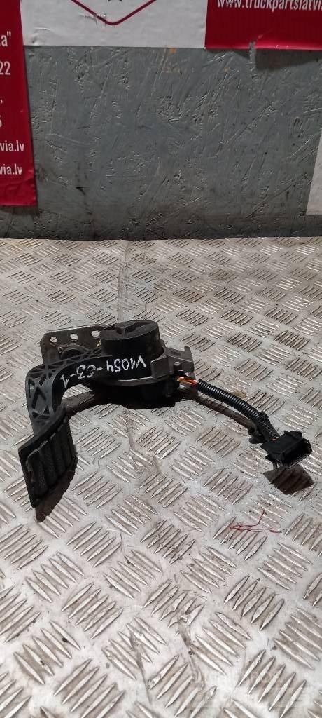 Volvo FH 12  20488271 Kabíny a interiér