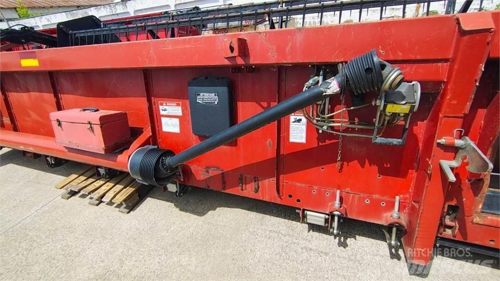 Case IH 3020 Žatevné hlavy