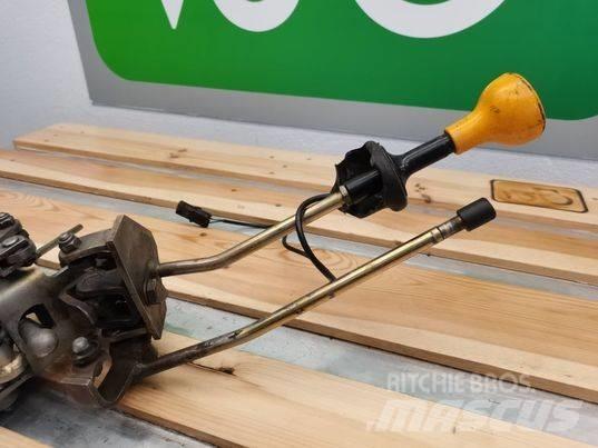 JCB 537-125 joystick Kabíny a interiér