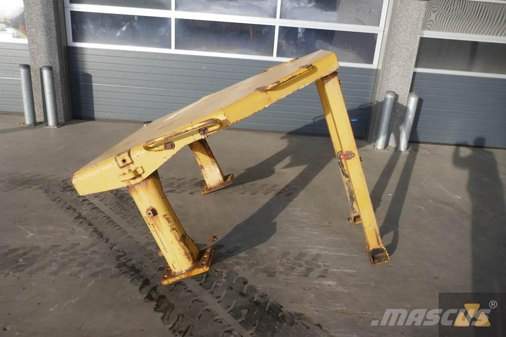 CAT D8N O-rops cab Kabíny a interiér