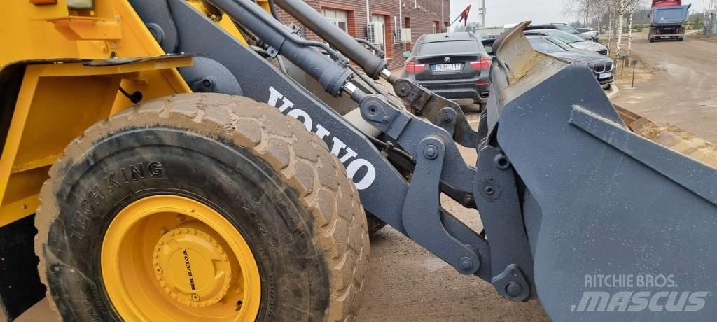 Volvo L 90 B Kolesové nakladače
