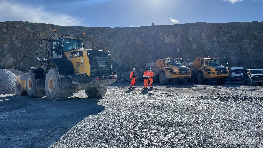 Komatsu WA480 Kolesové nakladače