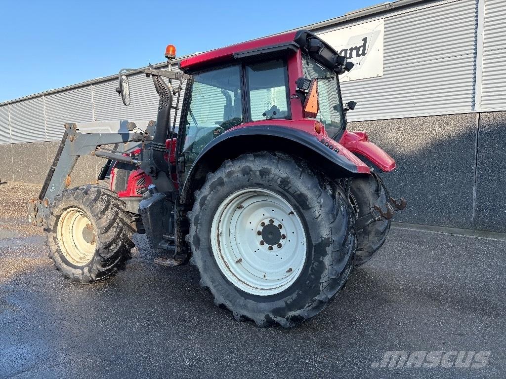 Valtra N 143 Traktory