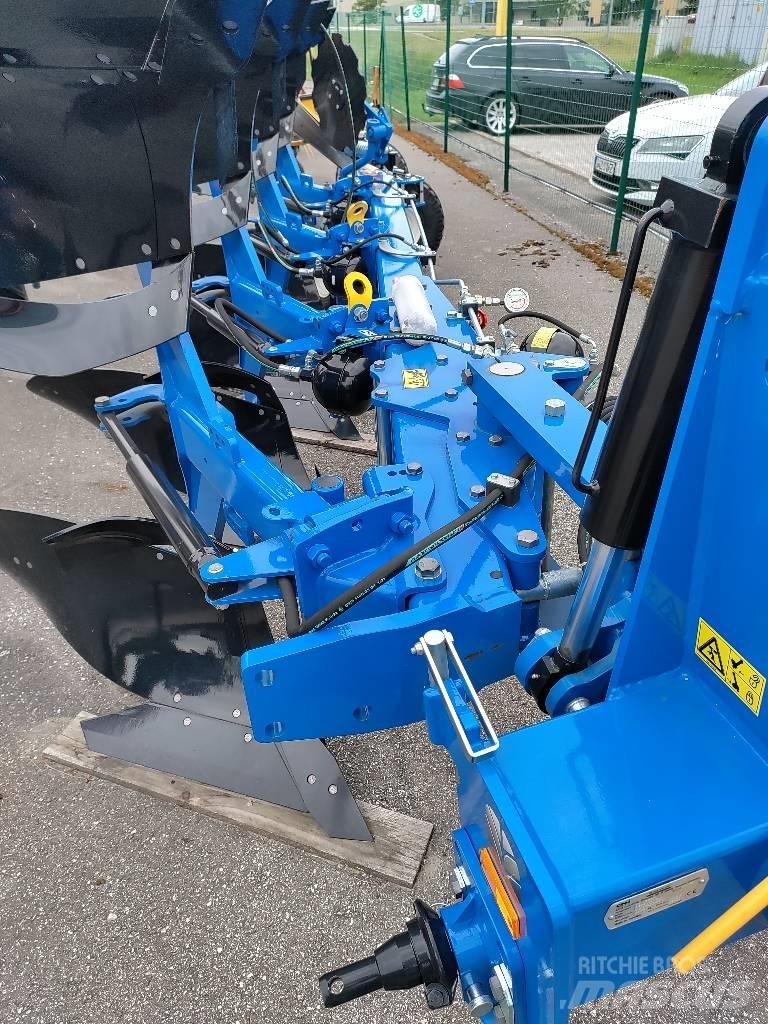 New Holland PHH4 Dvojstranné pluhy