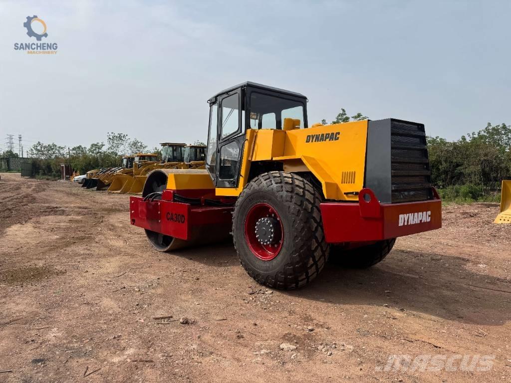 Dynapac CA 30 D Ťahačové valce
