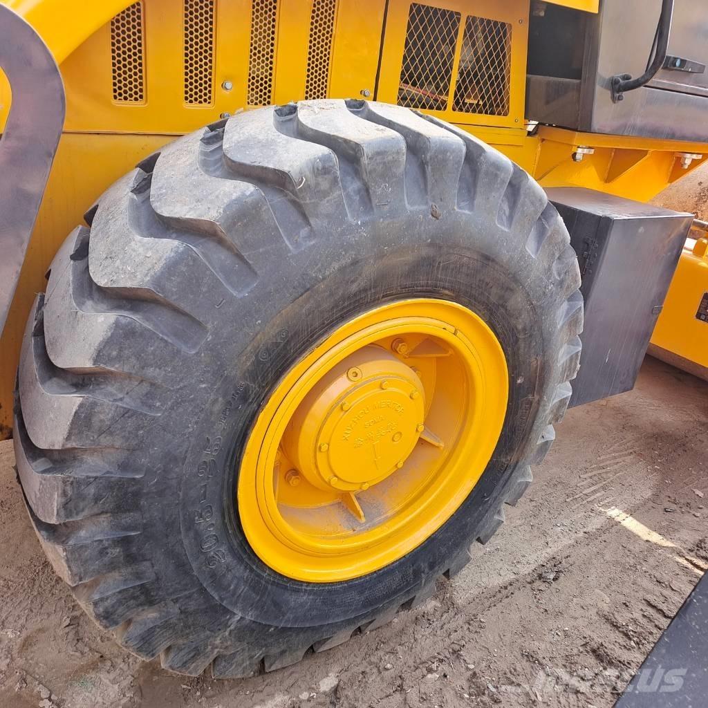 XCMG XS 203 J Ťahačové valce