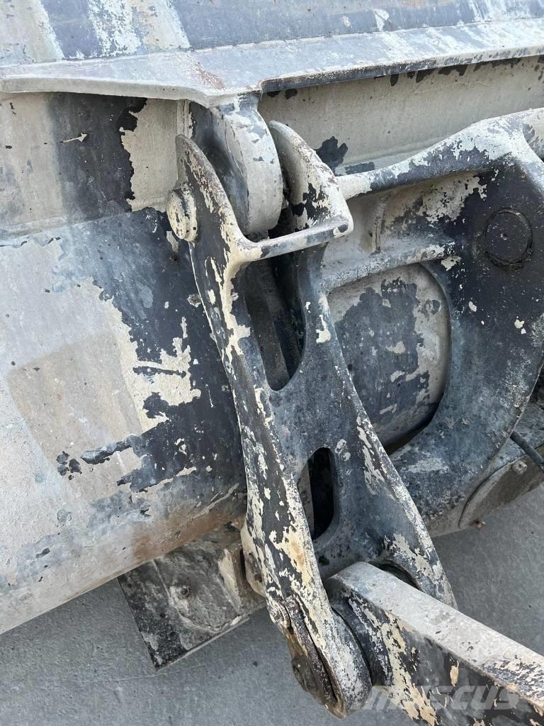 Volvo L120G Kolesové nakladače