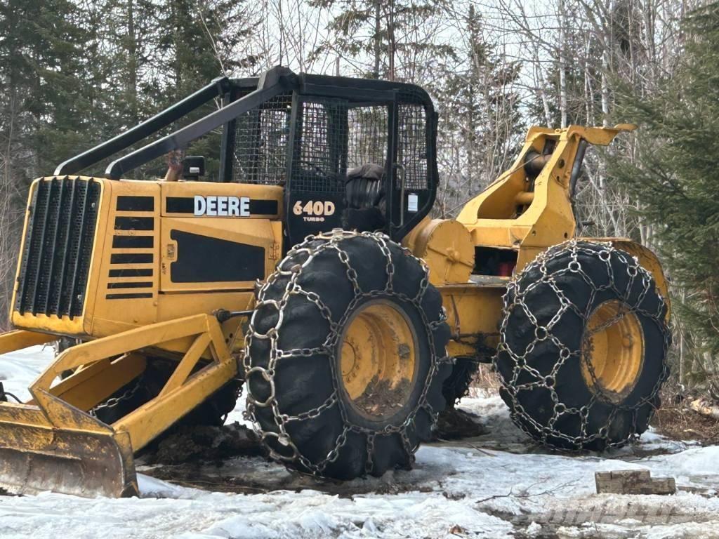 John Deere 640 D Skiddery