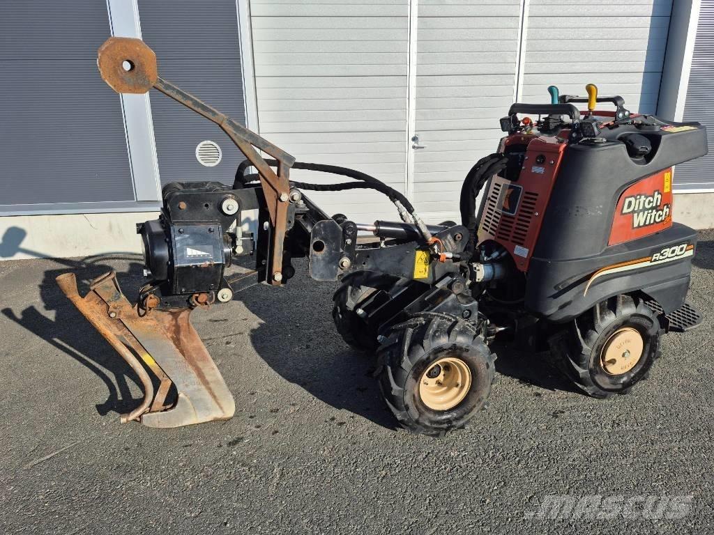 Ditch Witch R300 Rýhovače