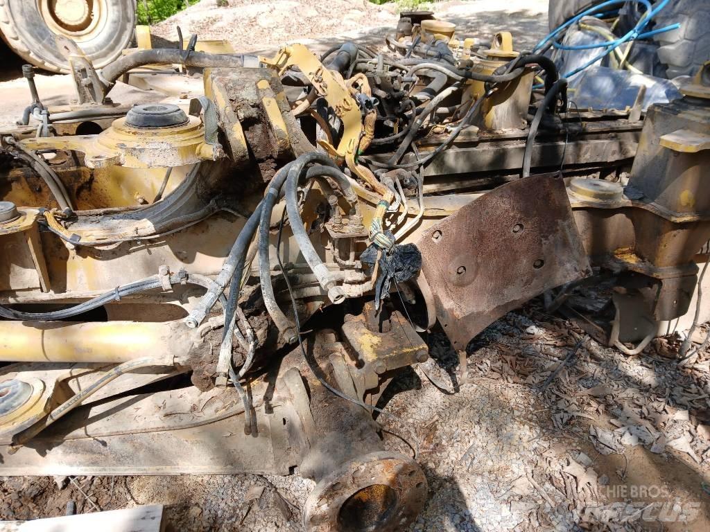 CAT 730 Kĺbové nákladné autá