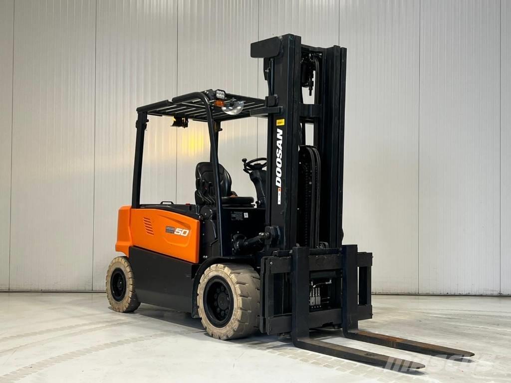 Doosan B50X-7 Akumulátorové vozíky