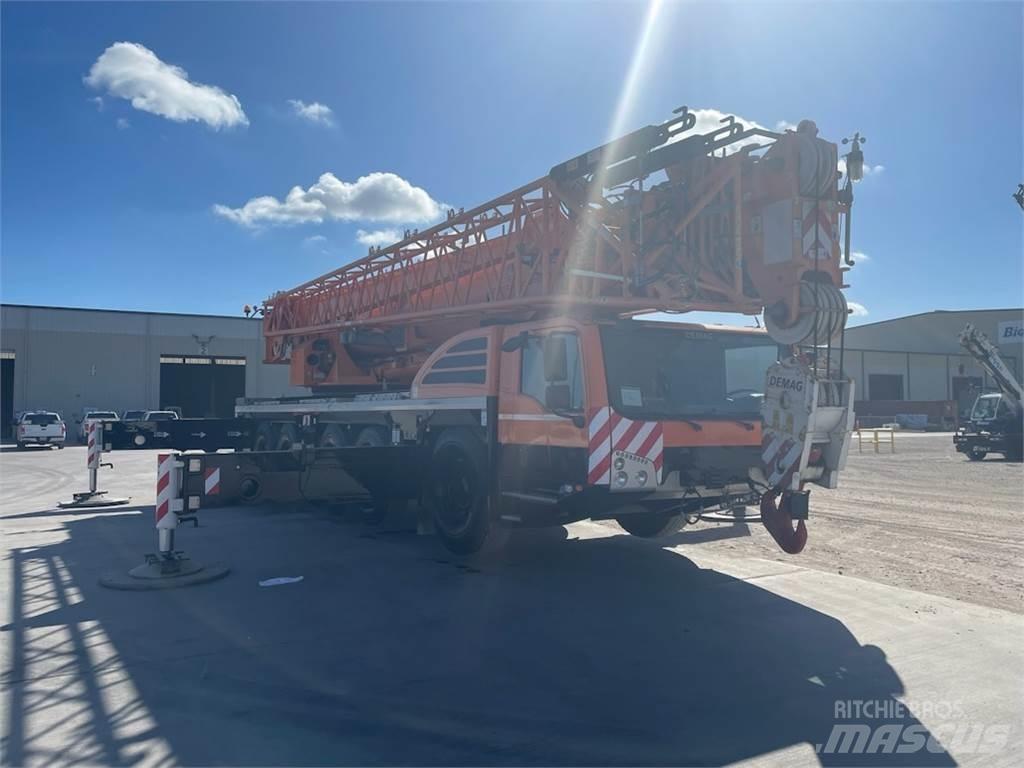 Demag AC 250-5 Univerzálne terénne žeriavy