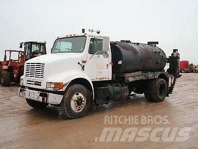 International 8100 Finišéry