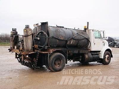 International 8100 Finišéry