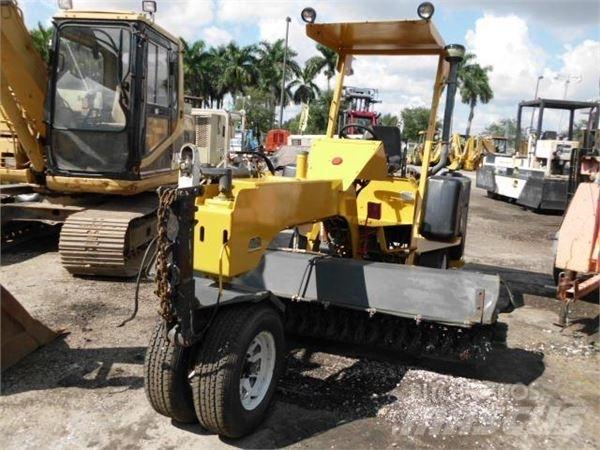 TERRAMITE TSS48 Zametacie stroje