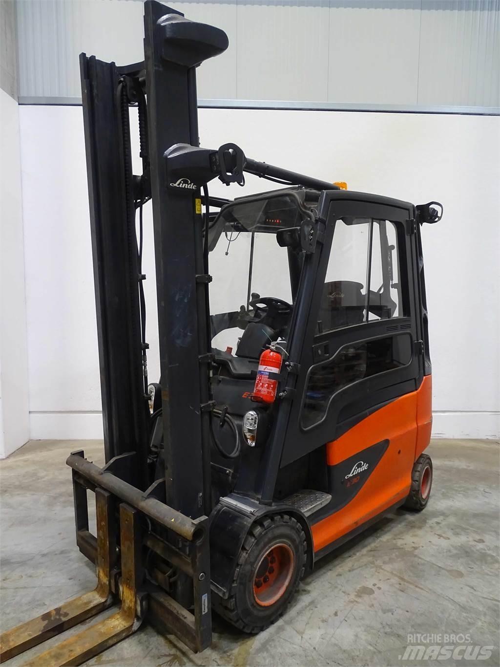 Linde E30 Akumulátorové vozíky