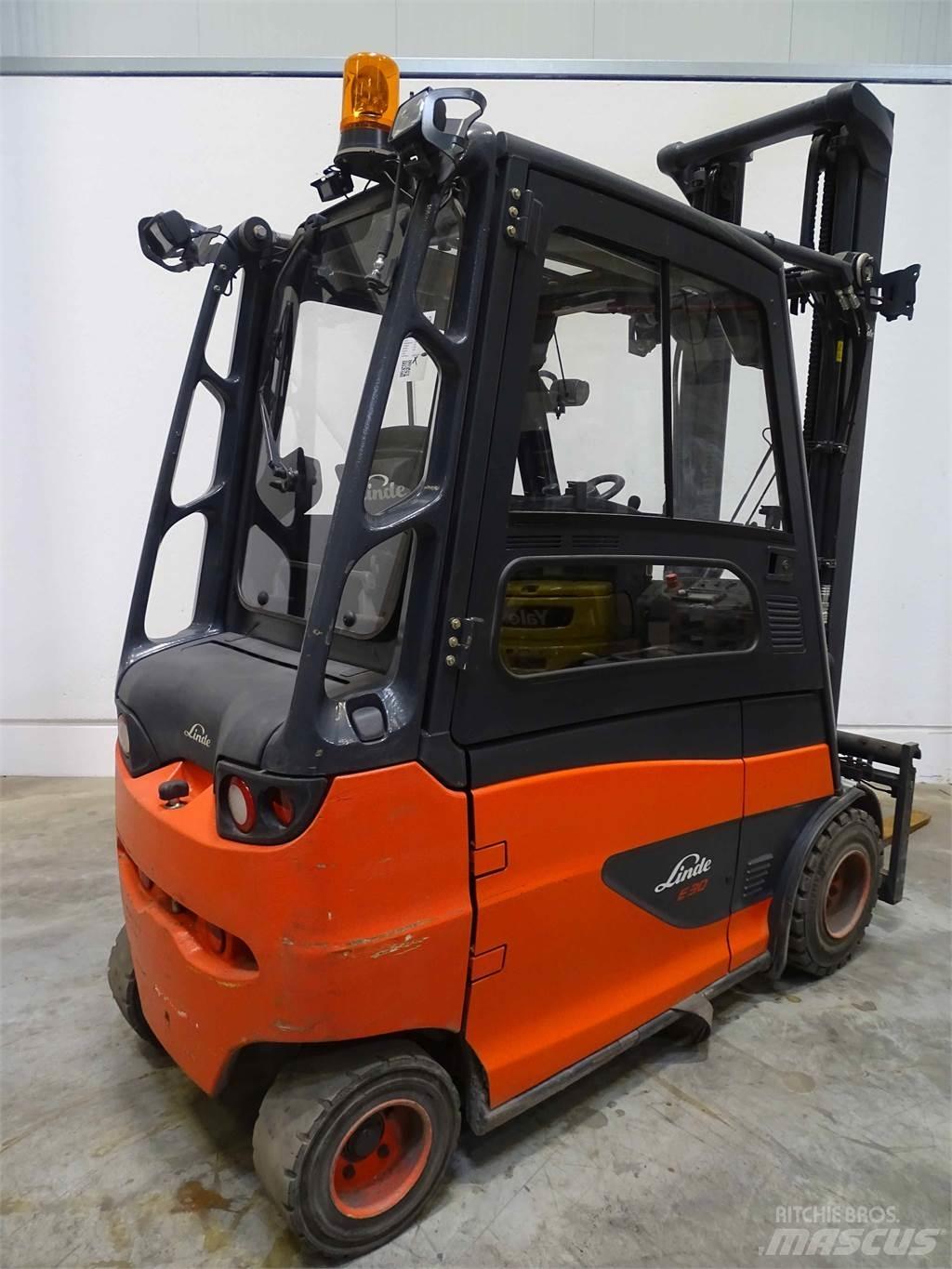Linde E30 Akumulátorové vozíky