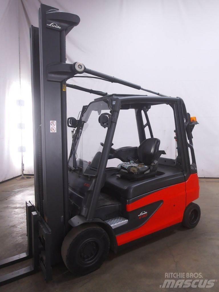 Linde E30L-01 Akumulátorové vozíky