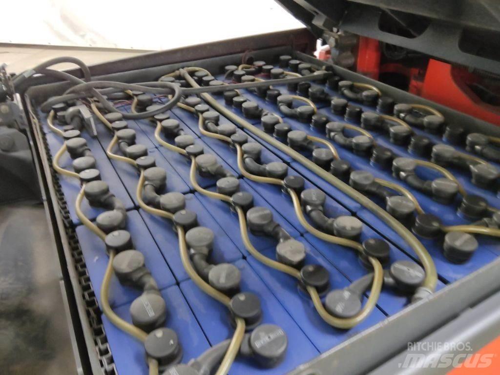 Linde E30L-01 Akumulátorové vozíky