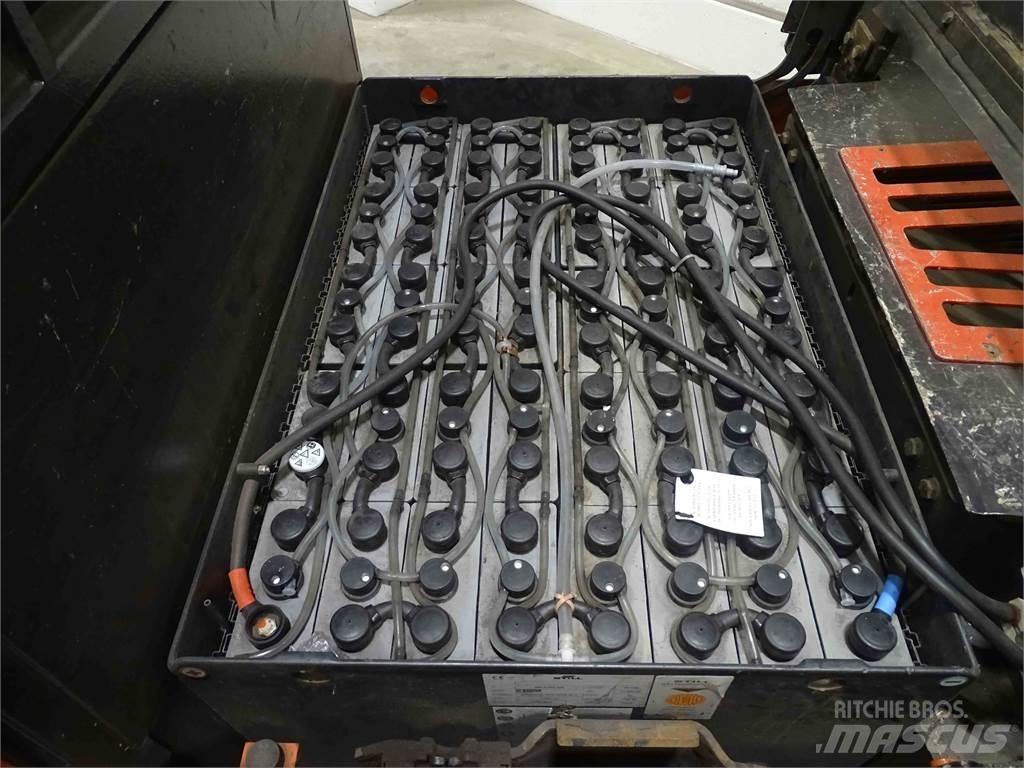 Linde P250 Vlečné vozíky