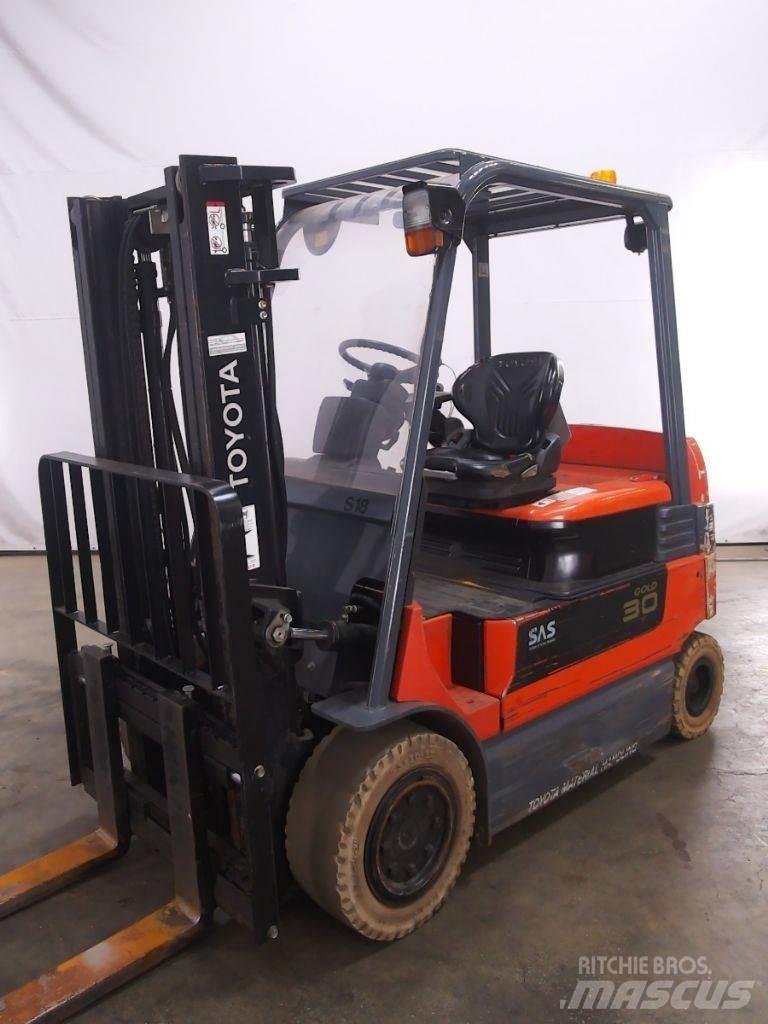 Toyota 7FBMF30 Akumulátorové vozíky