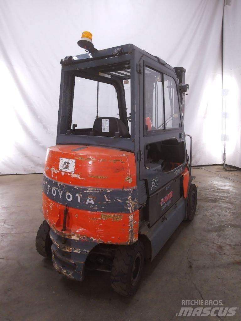 Toyota 7FBMF30 Akumulátorové vozíky