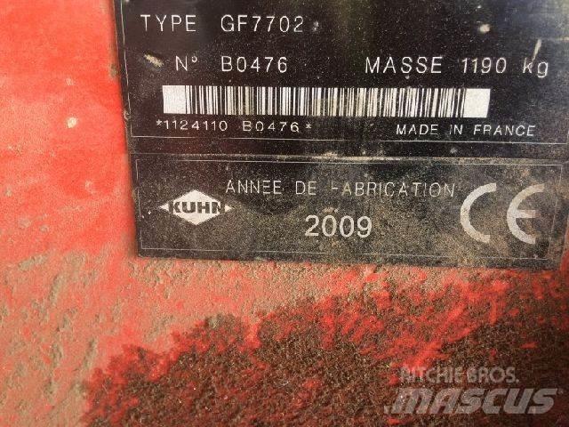 Kuhn GF 7702 Obracače a zhrabovače sena