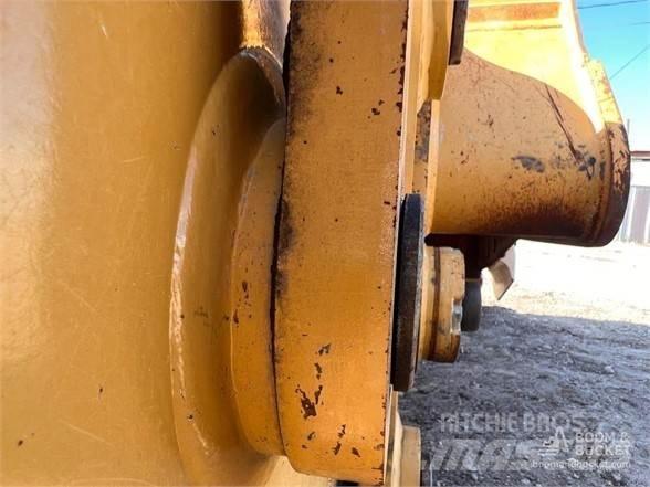 CAT 320 Pásové rýpadlá
